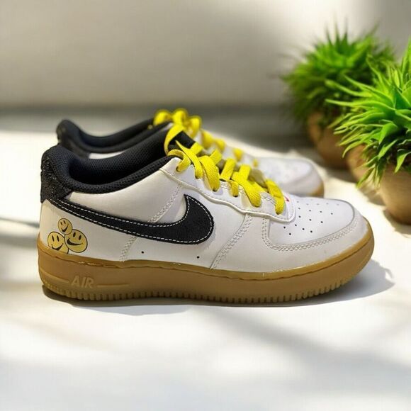 Nike Air Force 1 LV8 GS 'Go the Extra Smile' DO5854-100 Size 6.5Y 8W - Picture 1 of 6